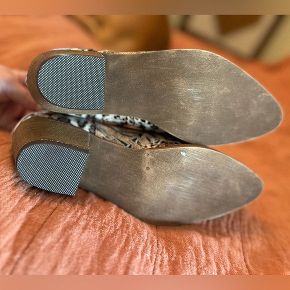 Animal print slip on booties - Picture 5 of 5